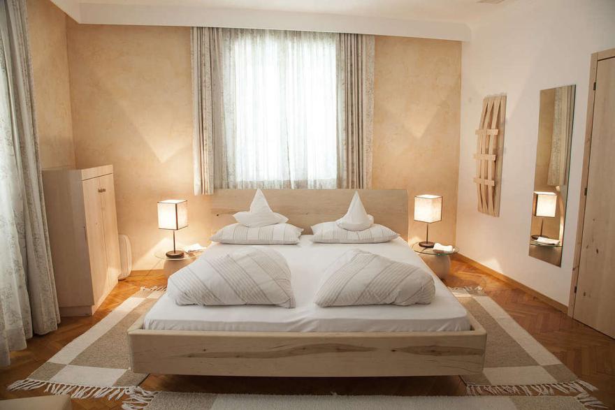 Doppelzimmer mit Balkon Naturholz-Design Doppelzimmer mit Balkon Naturholz-Design