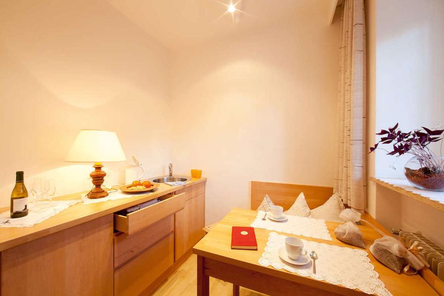 Doppelzimmer ohne Balkon Naturholz-Design 'Acer' Doppelzimmer ohne Balkon Naturholz-Design 'Acer'