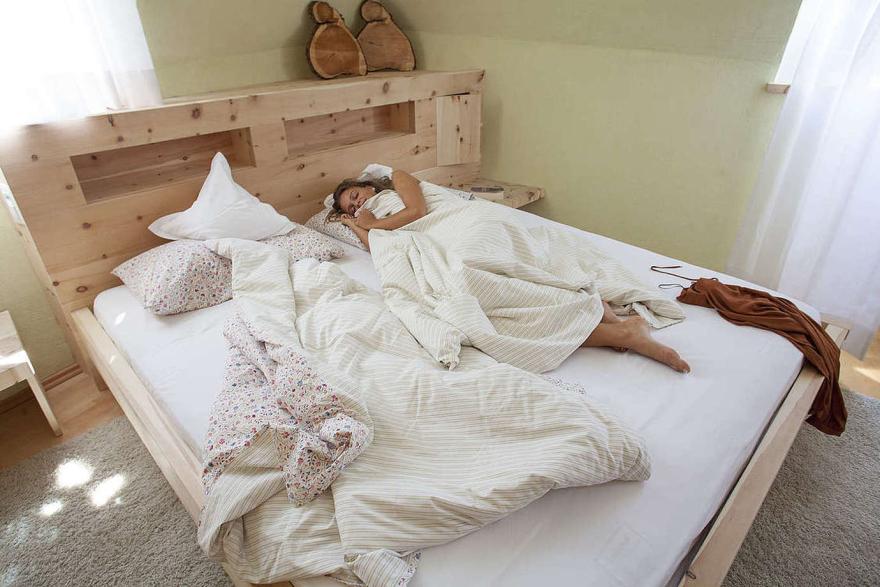 Doppelzimmer ohne Balkon Naturholz-Design 'Pinus Cembra' Doppelzimmer ohne Balkon Naturholz-Design 'Pinus Cembra'